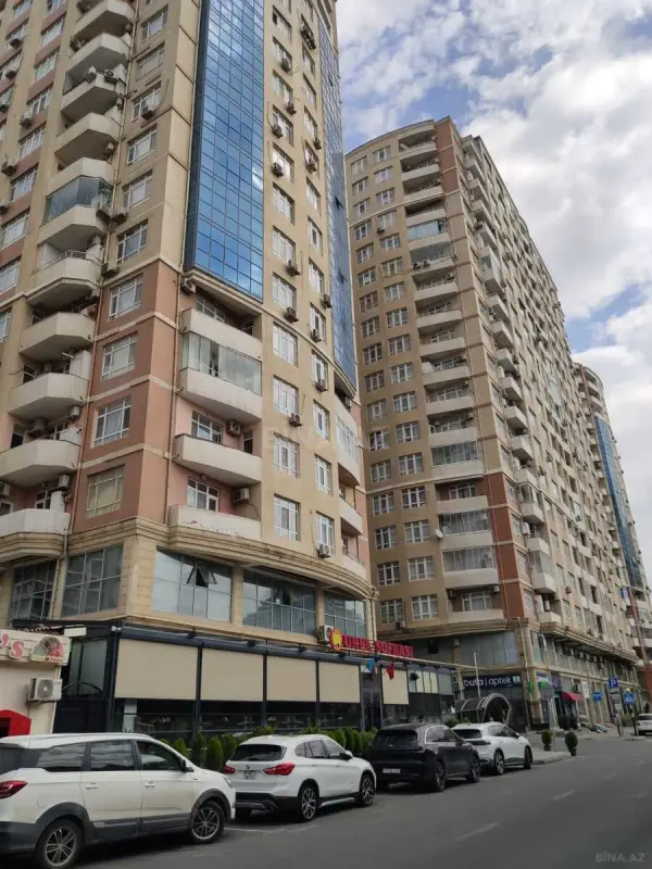 Satılır 3 otaqlı mənzil 101 m²