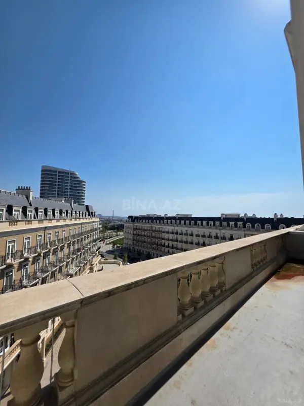 Satılır 2 otaqlı mənzil 83 m²