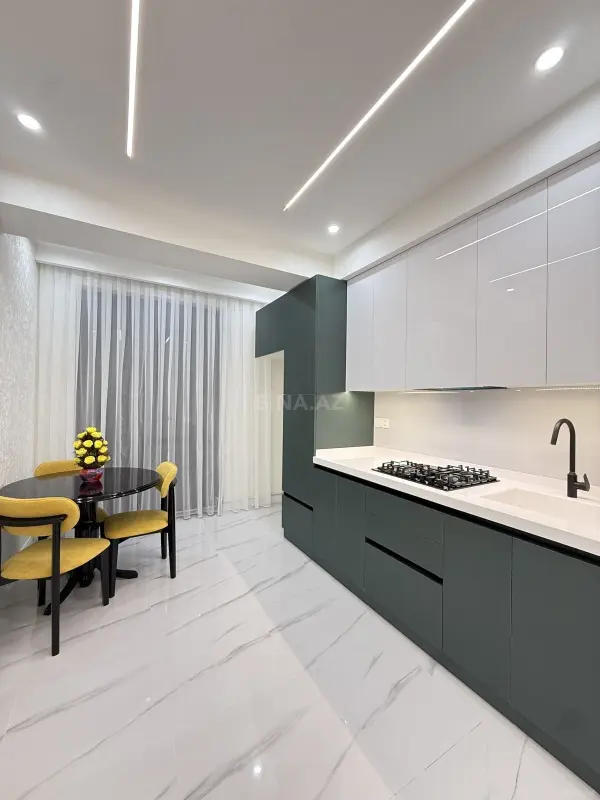 Satılır 3 otaqlı mənzil 105 m²