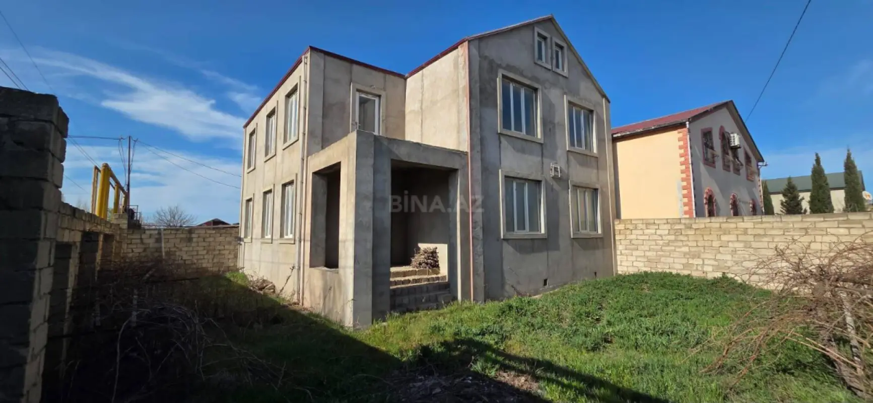 Satılır 6 otaqlı həyət evi 200 m²