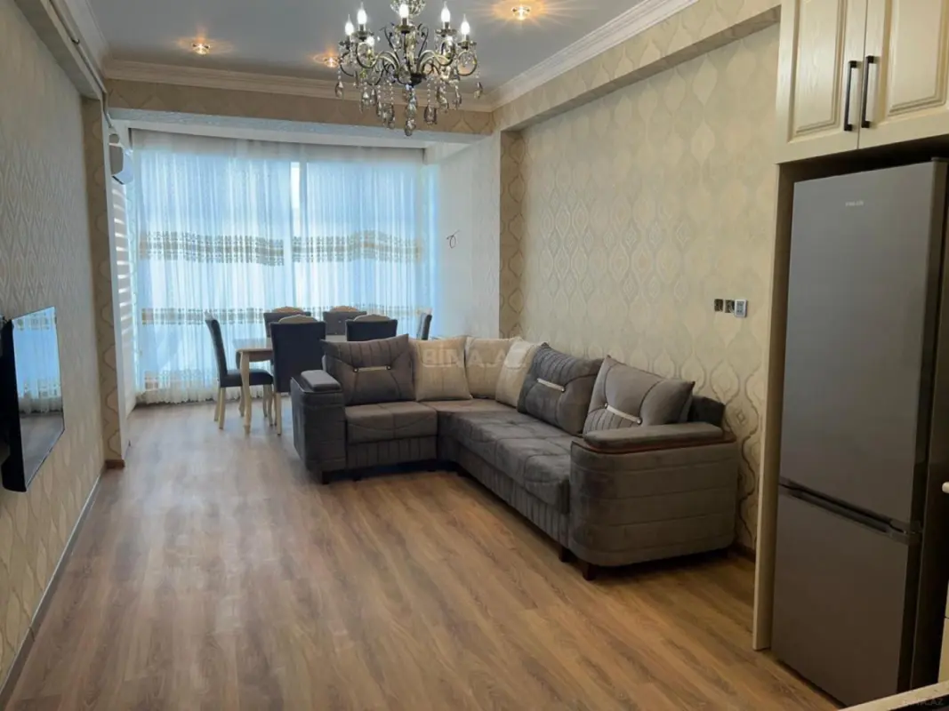 Kirayə verilir 4 otaqlı mənzil 210 m²