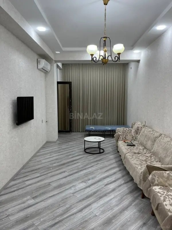Kirayə verilir 2 otaqlı mənzil 93 m²