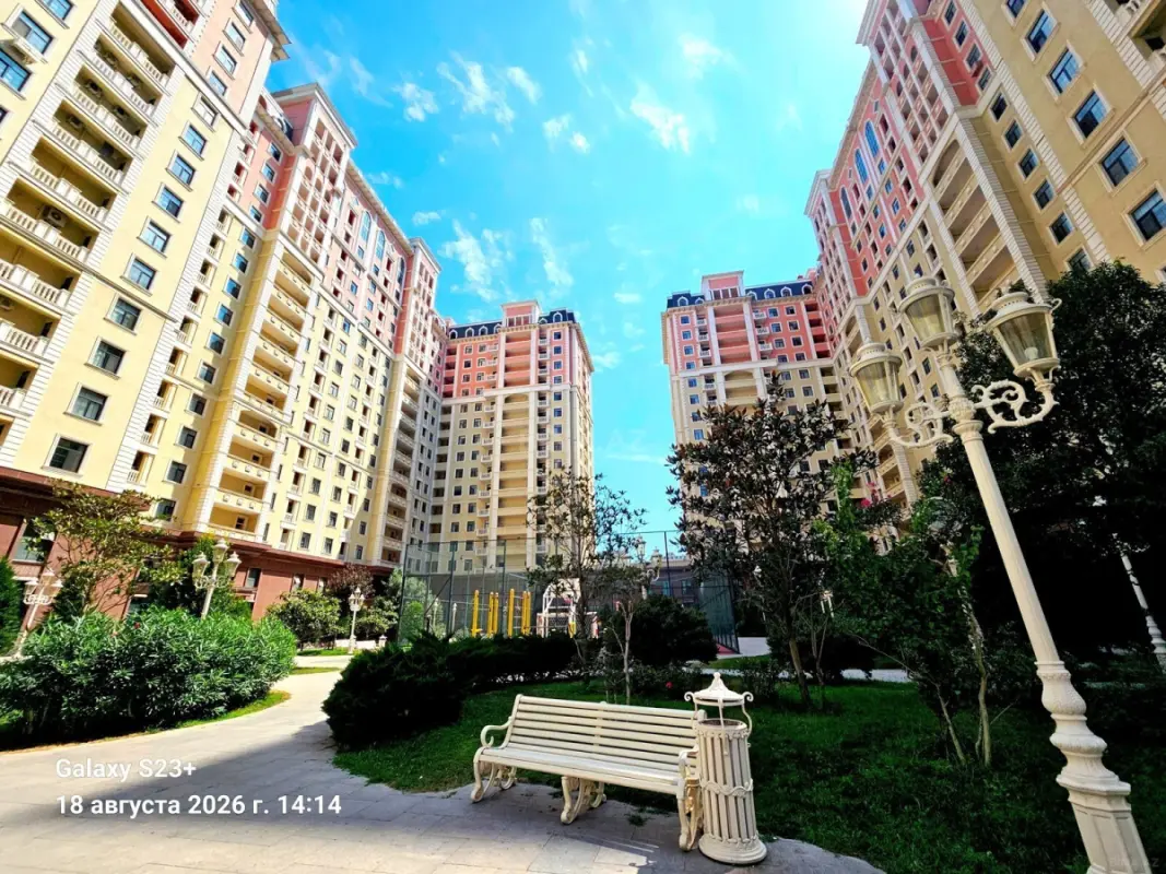 Satılır 4 otaqlı mənzil 185 m²