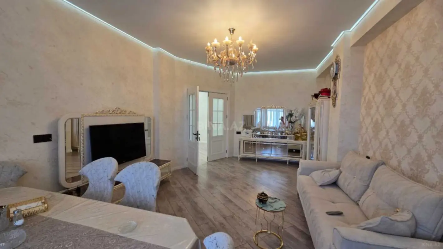 Satılır 4 otaqlı mənzil 170 m²