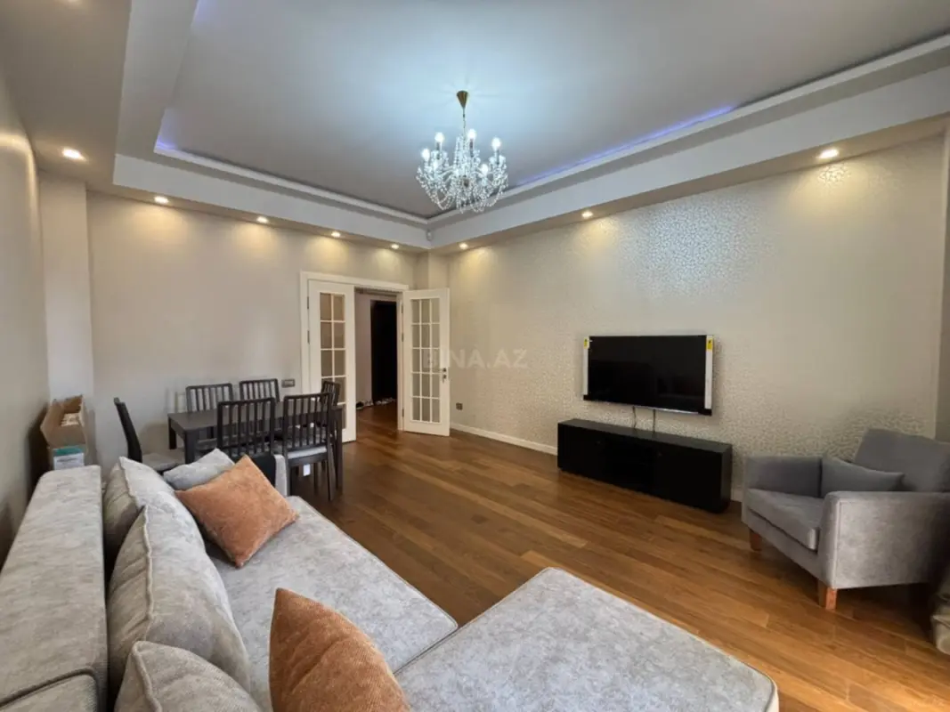 Kirayə verilir 4 otaqlı mənzil 160 m²