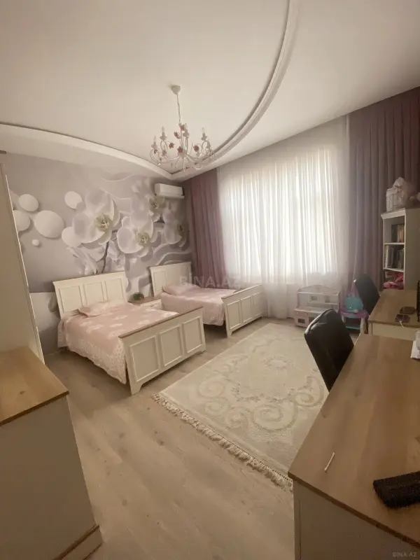 Satılır 6 otaqlı həyət evi 350 m²