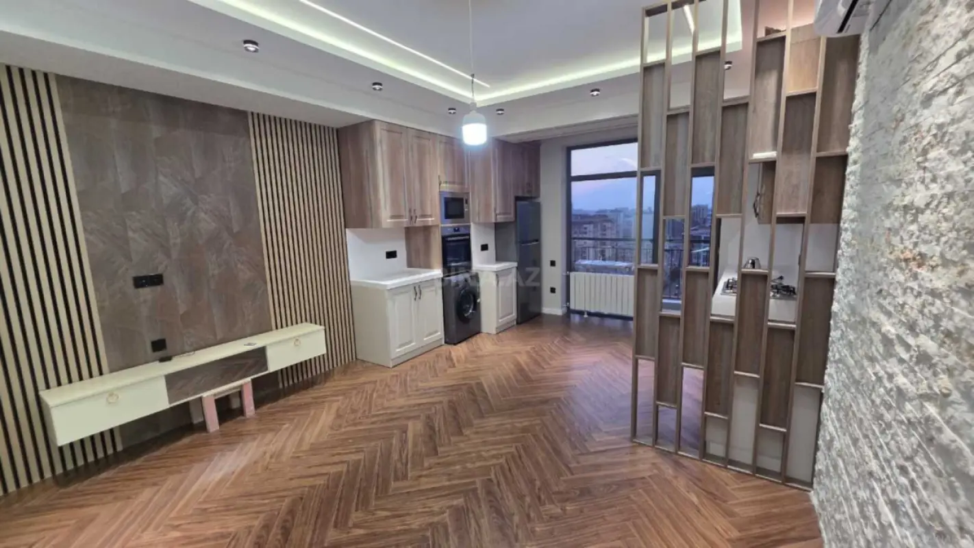 Satılır 3 otaqlı mənzil 105 m²