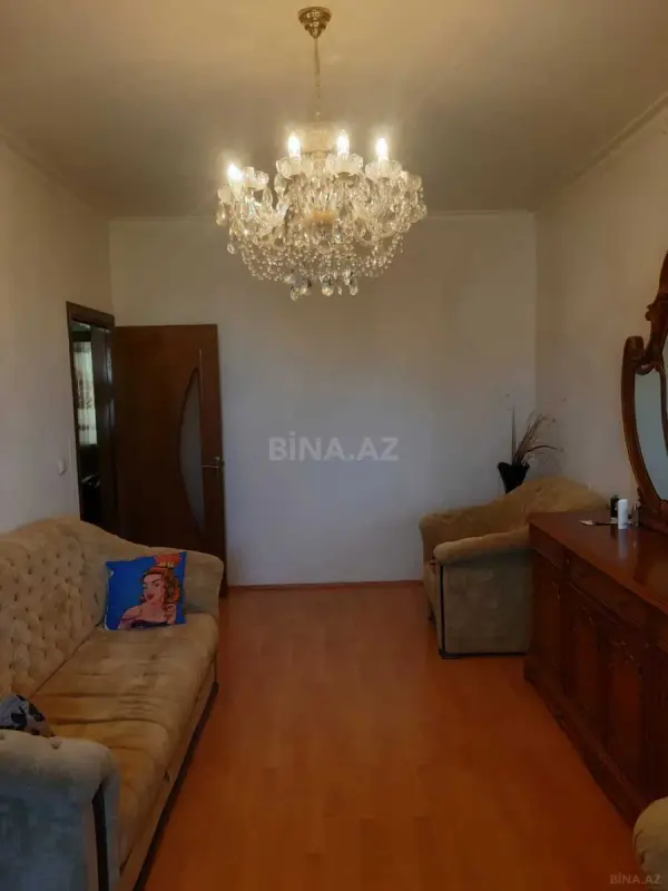 Satılır 4 otaqlı mənzil 100 m²