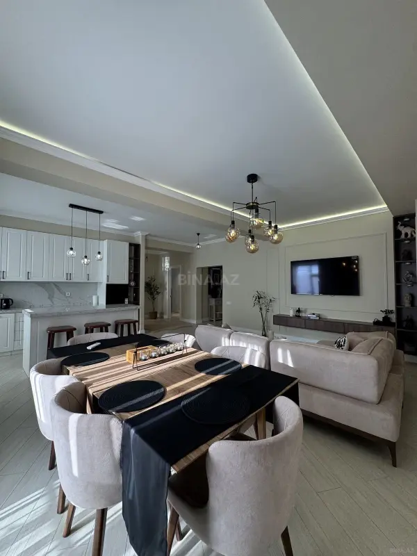 Satılır 4 otaqlı mənzil 175 m²
