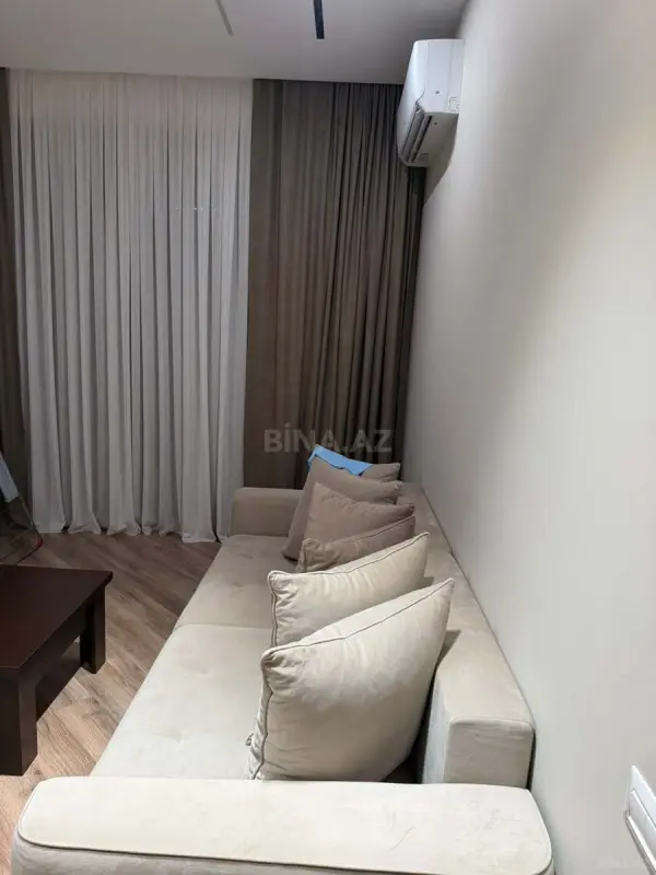 Kirayə verilir 2 otaqlı mənzil 75 m²