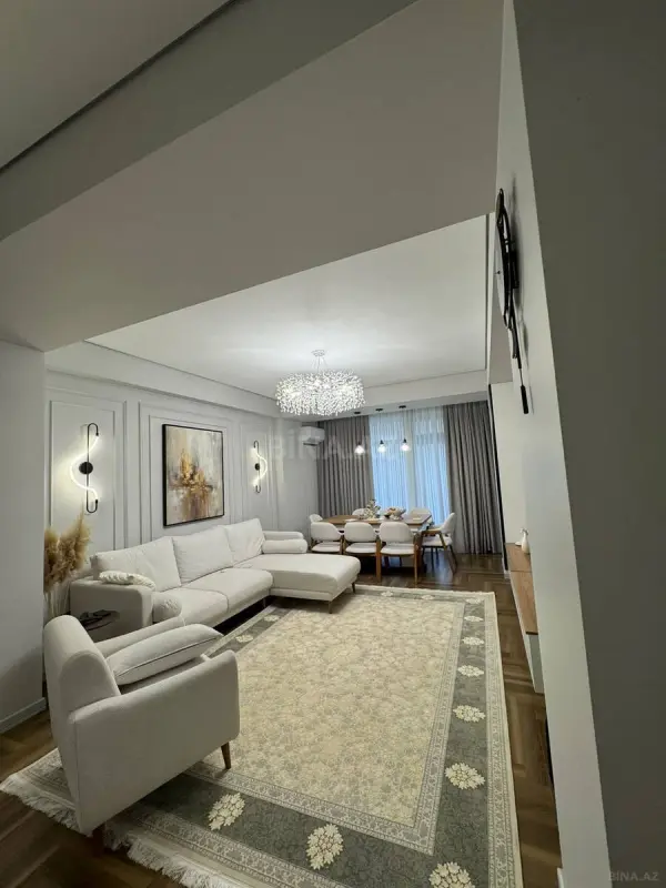 Satılır 4 otaqlı mənzil 181.7 m²