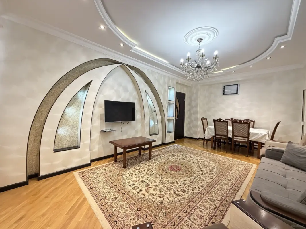 Kirayə verilir 3 otaqlı mənzil 105 m²