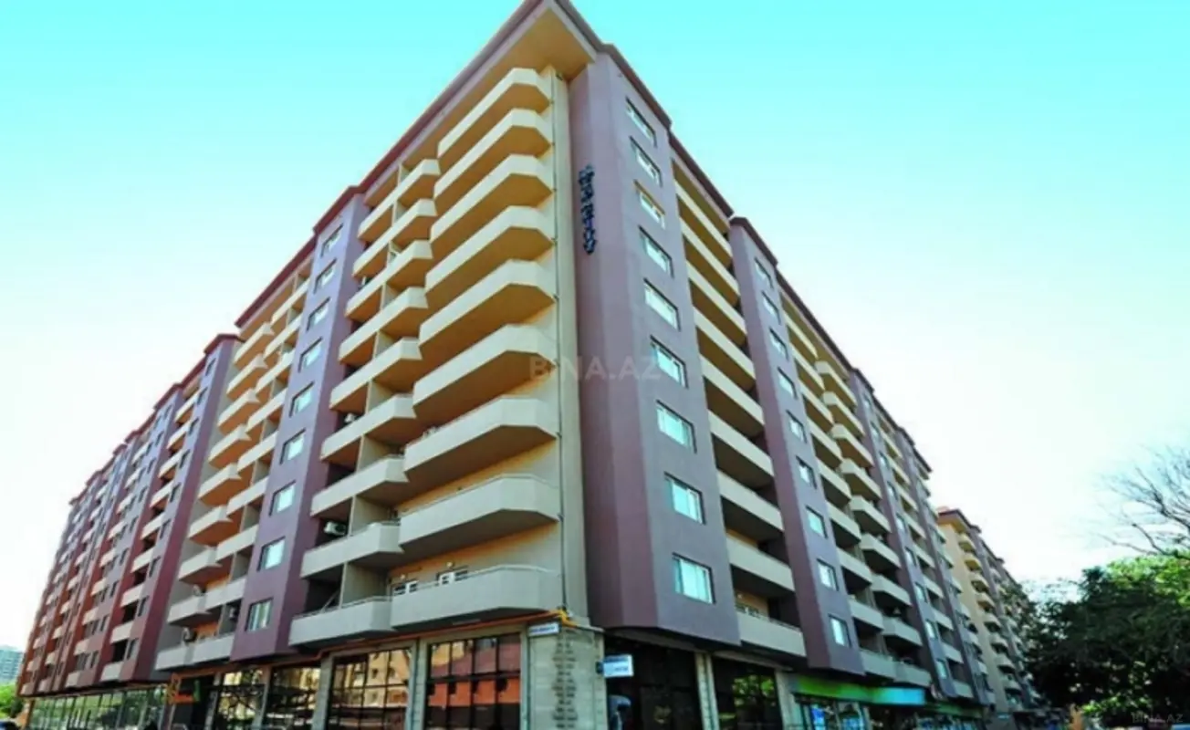 Satılır 4 otaqlı mənzil 190 m²