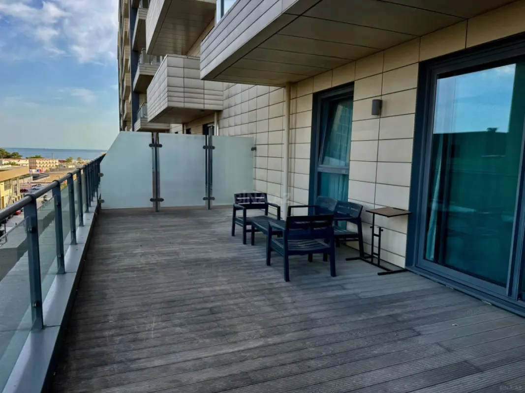 Kirayə verilir 2 otaqlı mənzil 107 m²