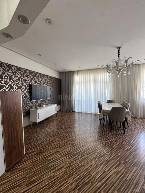 Satılır 3 otaqlı mənzil 117 m²