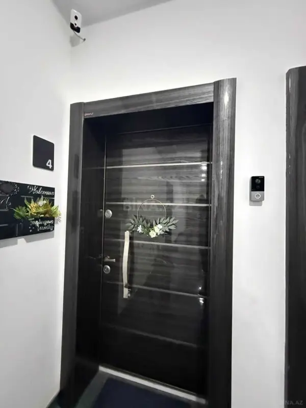 Satılır 4 otaqlı mənzil 126 m²