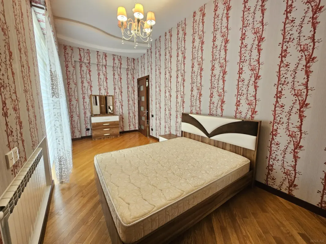 Kirayə verilir 3 otaqlı mənzil 110 m²