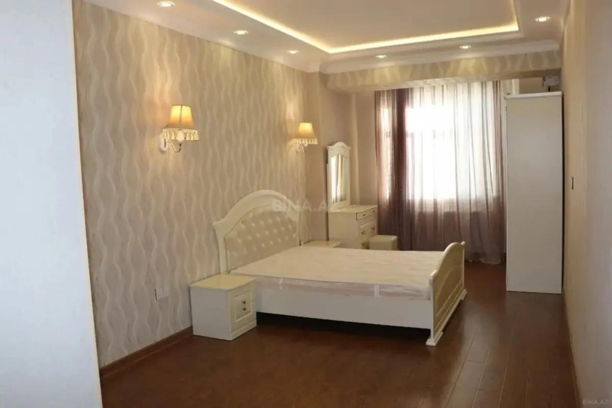 Kirayə verilir 3 otaqlı mənzil 150 m²