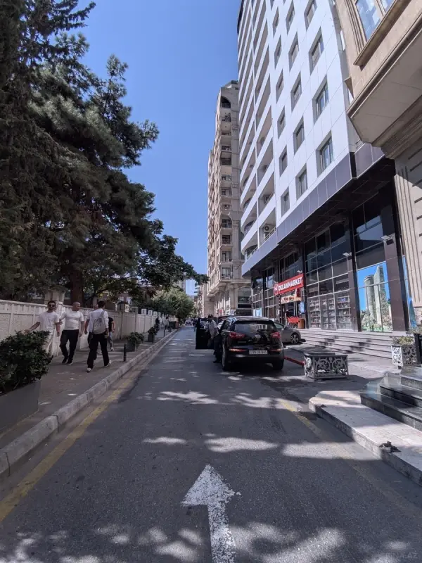 Kirayə verilir 2 otaqlı mənzil 110 m²