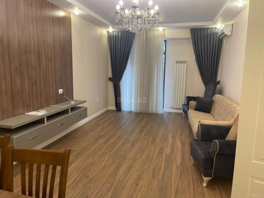 Kirayə verilir 2 otaqlı mənzil 106 m²