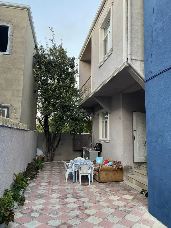 Satılır 4 otaqlı həyət evi 200 m²