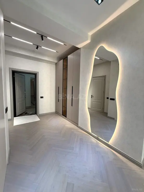 Satılır 2 otaqlı mənzil 68 m²