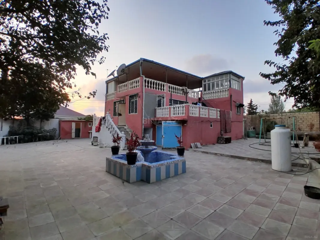 Satılır 4 otaqlı həyət evi 200 m²