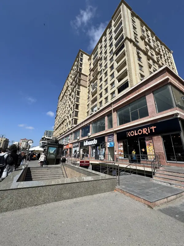 Satılır 3 otaqlı mənzil 105 m²