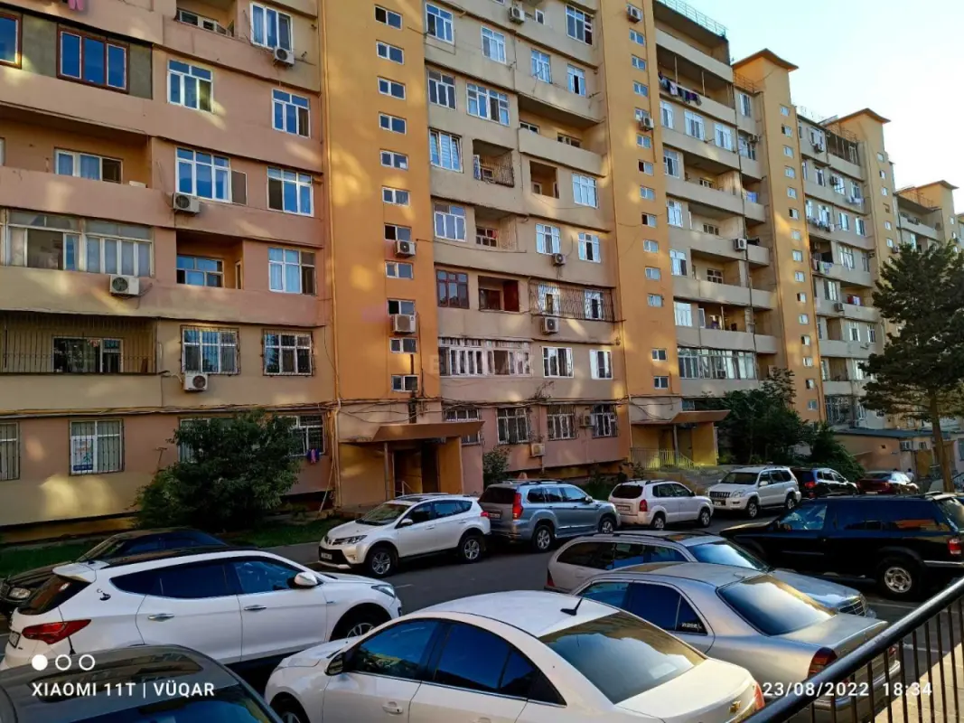 Satılır 5 otaqlı mənzil 120 m²