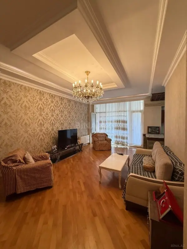 Satılır 4 otaqlı mənzil 154 m²