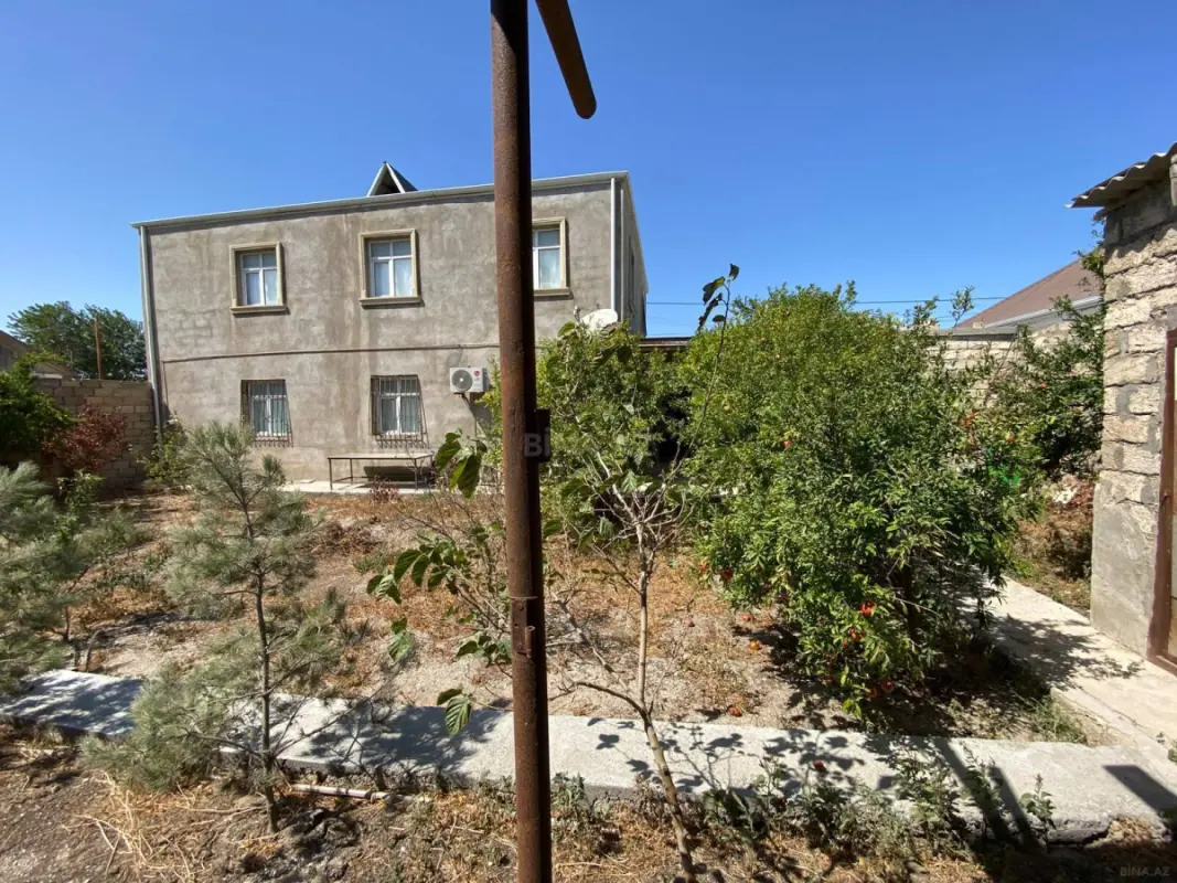 Satılır 7 otaqlı həyət evi 220 m²