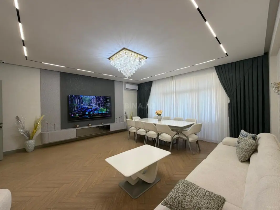 Satılır 4 otaqlı mənzil 186 m²