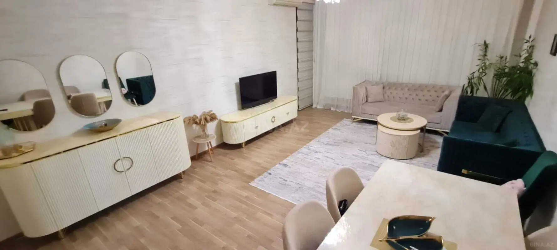 Satılır 3 otaqlı mənzil 135 m²