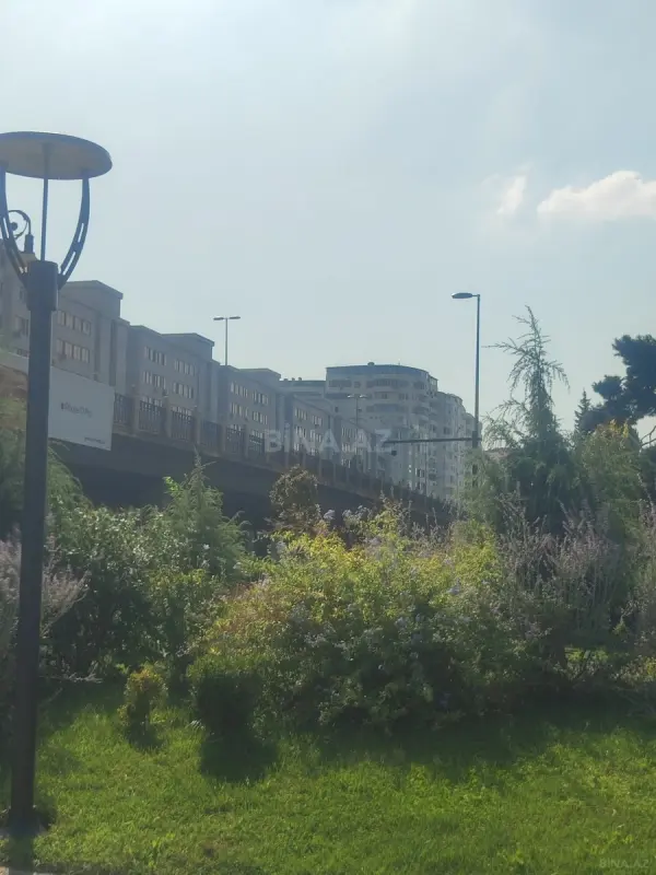 Satılır 3 otaqlı mənzil 165 m²