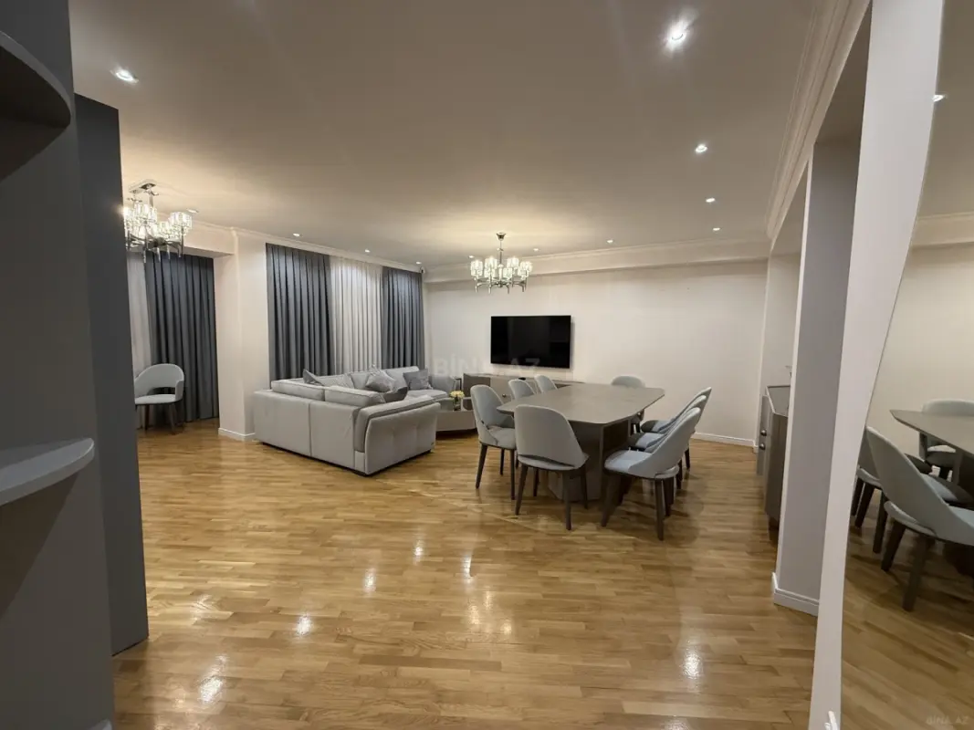 Satılır 4 otaqlı mənzil 120 m²