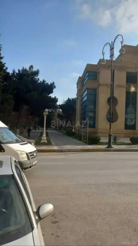 Satılır 3 otaqlı mənzil 122 m²