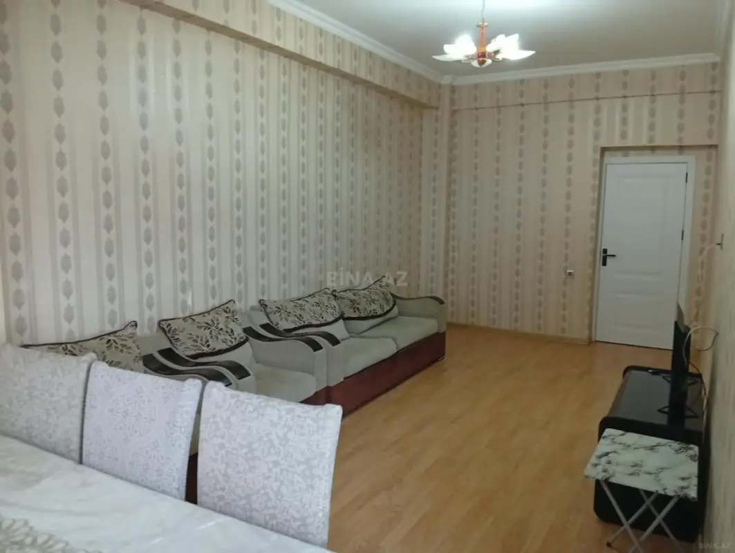 Kirayə verilir 3 otaqlı mənzil 120 m²