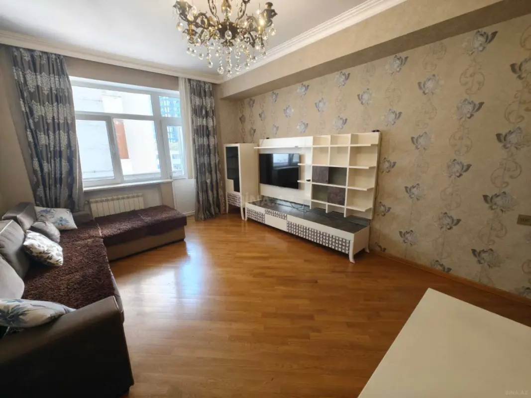 Kirayə verilir 2 otaqlı mənzil 100 m²