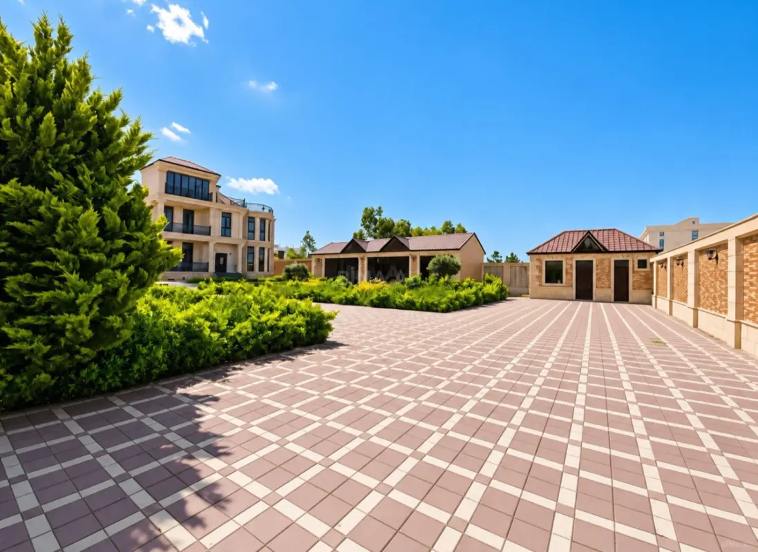 Satılır 8 otaqlı həyət evi 550 m²