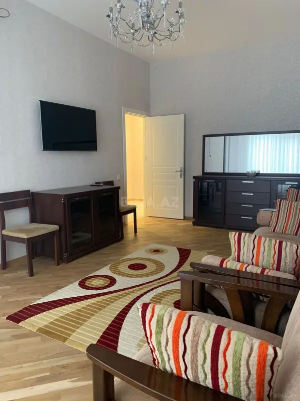 Kirayə verilir 2 otaqlı mənzil 72 m²