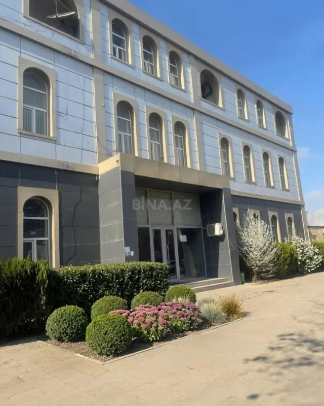 Kirayə verilir obyekt 865 m²