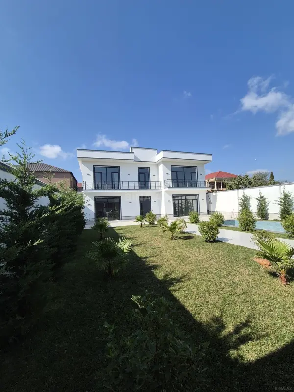 Satılır 5 otaqlı həyət evi 258 m²