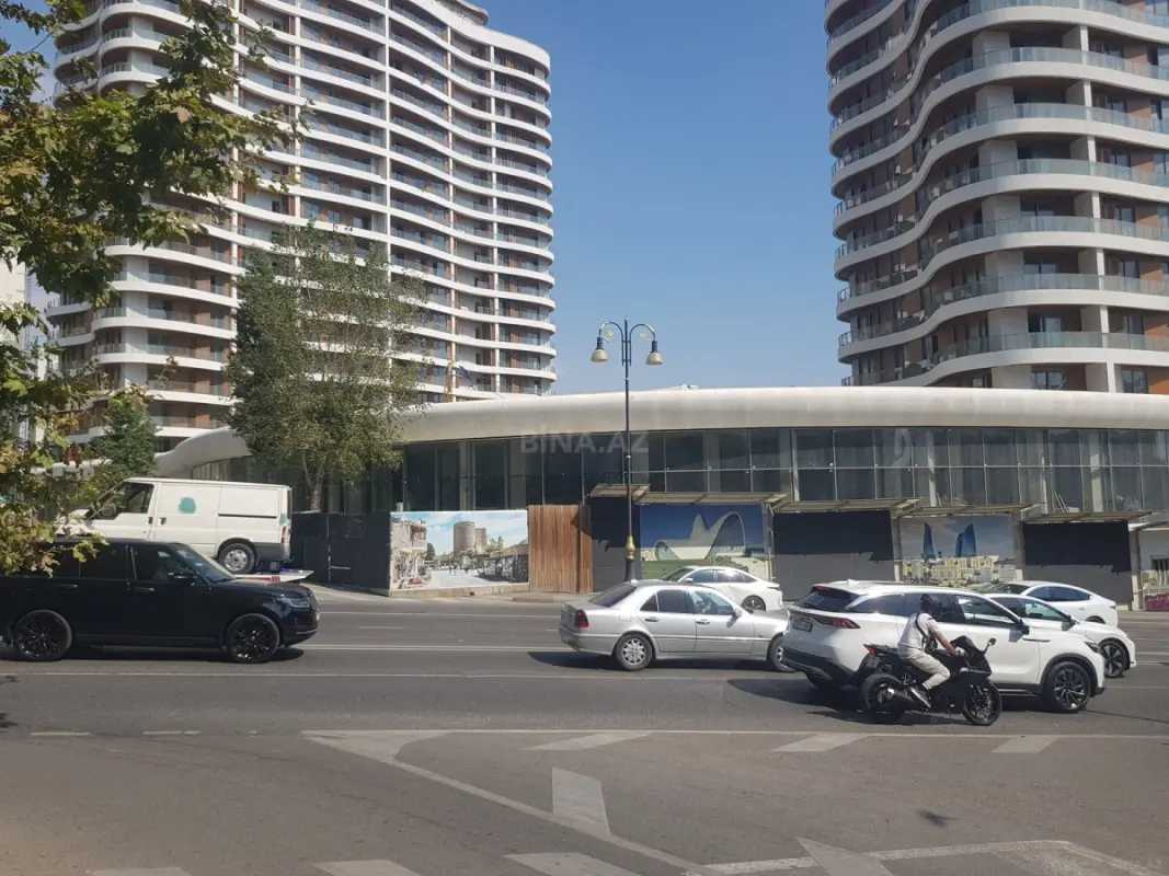 Satılır 4 otaqlı mənzil 226.1 m²