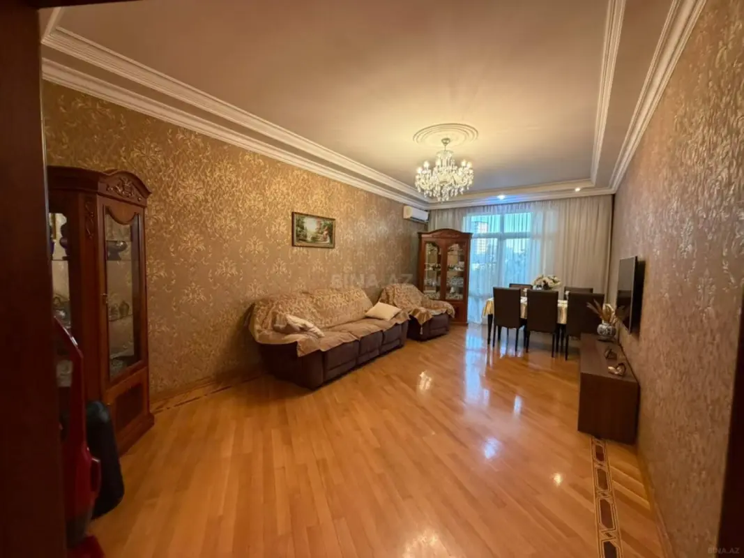 Satılır 3 otaqlı mənzil 126 m²
