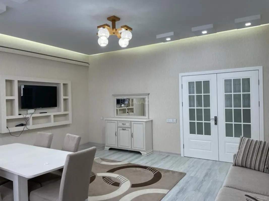 Kirayə verilir 3 otaqlı mənzil 102 m²