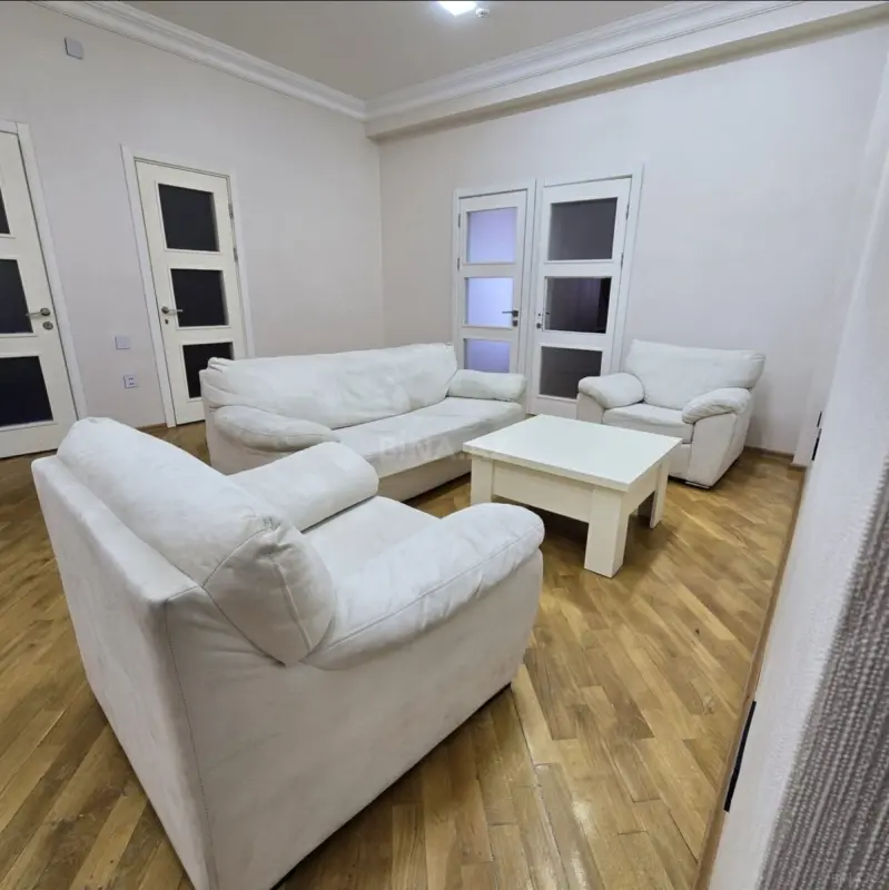 Satılır 3 otaqlı mənzil 120 m²