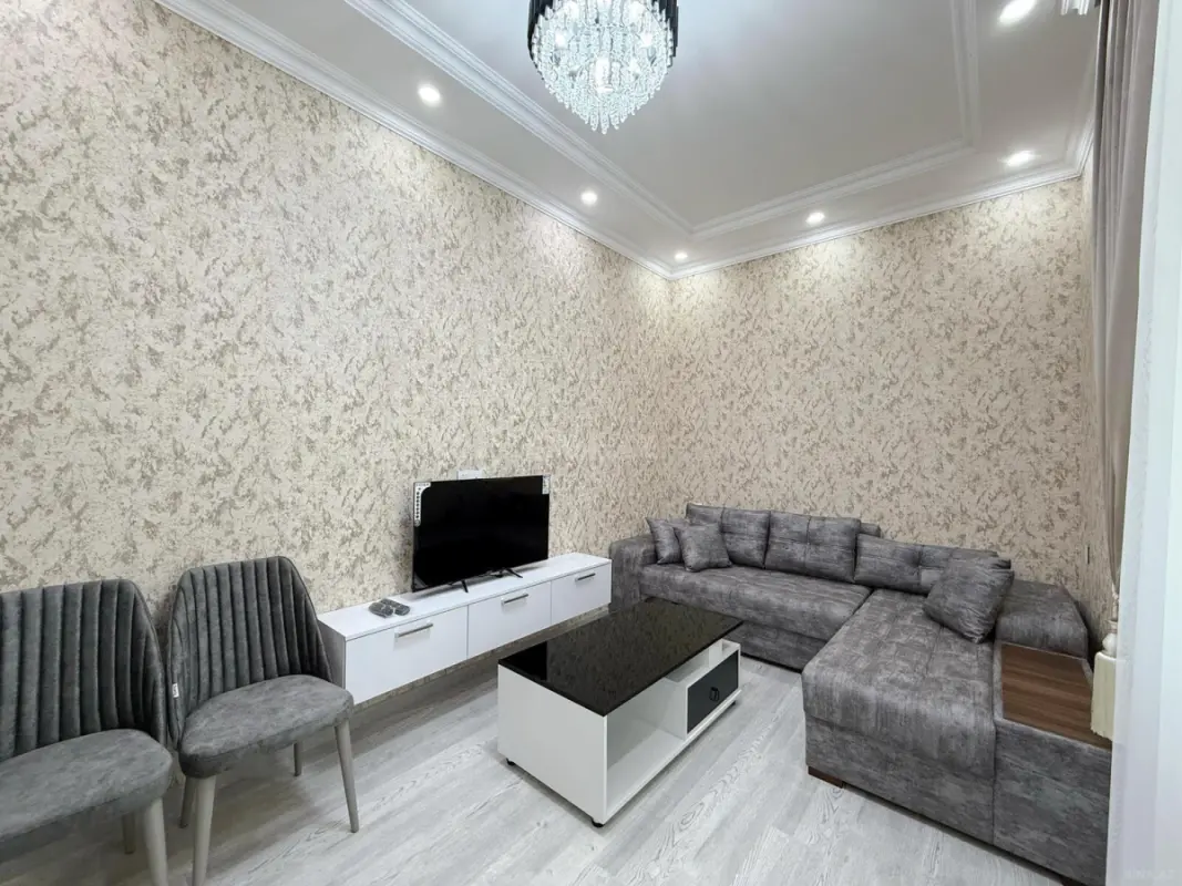 Kirayə verilir 2 otaqlı mənzil 67 m²