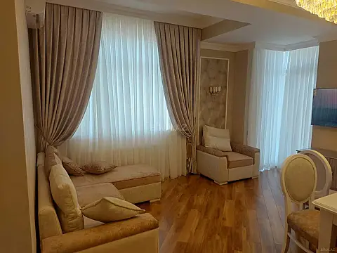 Kirayə verilir 3 otaqlı mənzil 125 m² — Bakı, Nərimanov 3 otaq 125.00 m²