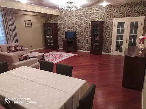 Kirayə verilir 3 otaqlı mənzil 147 m² — Bakı, Nizami 3 otaq 147.00 m²