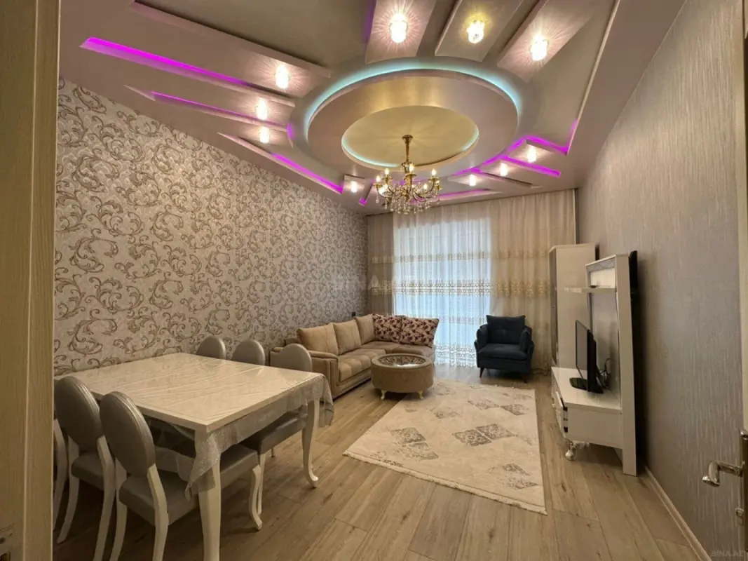 Kirayə verilir 2 otaqlı mənzil 93 m²